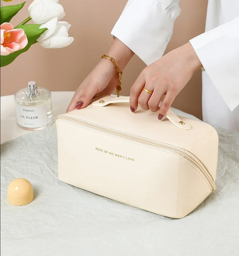 NESESER ZA ŠMINKU